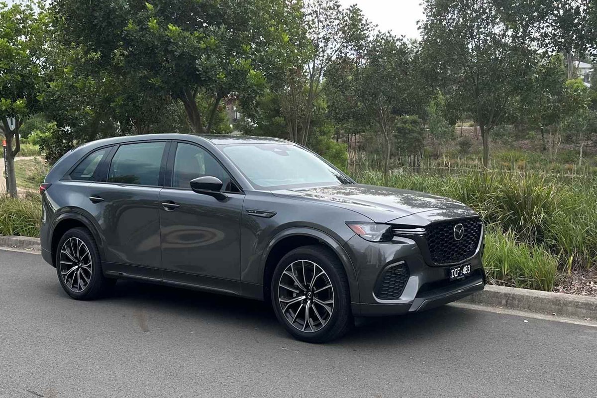 MotoringMinute's tweet photo. Mazda CX-70 Azami SP MHEV AWD SUV 2025 review: https://t.co/NddFTykNBU Mazda has certainly embraced their revitalised larger SUV range with the recently released CX-70. This is a five-seat version of the CX-90 essentially. @MazdaAus #suv #mazdacx70 https://t.co/WIZbQ9K2KI