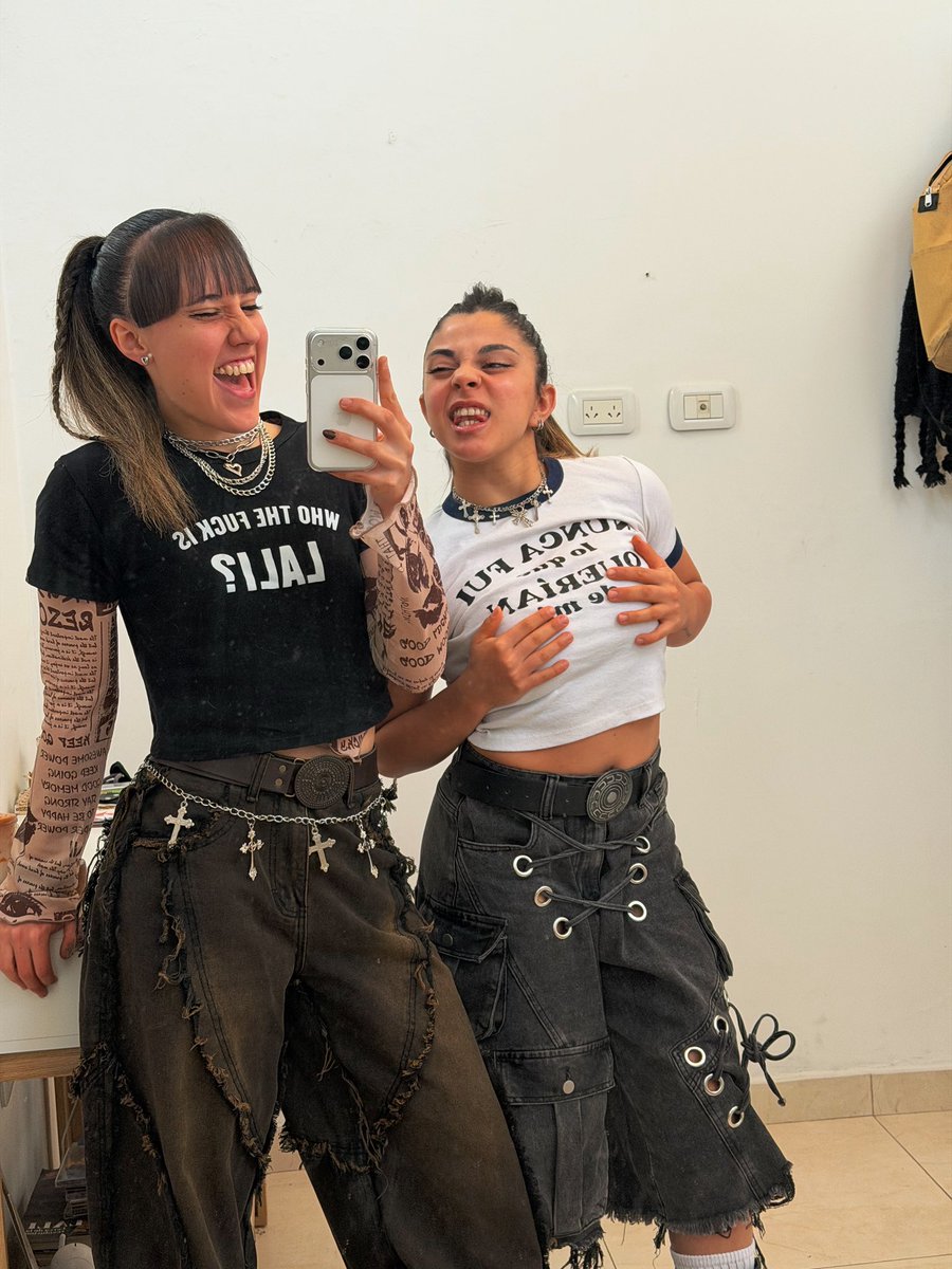tortaxesposito's tweet photo. asistencia perfecta @lalioficial 📞👺🛐 https://t.co/PxJjspUp5Y