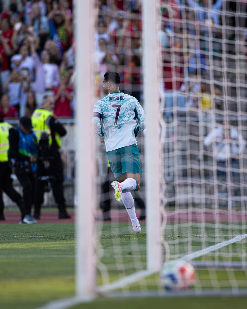 Cristiano Ronaldo News tweet media