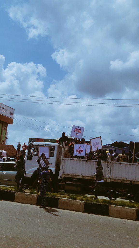 Jojooflele_'s tweet photo. Report from a Ratel member in Akure says;
 
The General Overseer of “prayer center church of God” worldwide Prophet Samson Oluwamodede was seen leading a peaceful pr0test in Akure Today. 

But one church like that was busy here defending  their overseer on this platform 😂😂

God bless you, man of God. We need action not fasting & prayer on insecurity.
