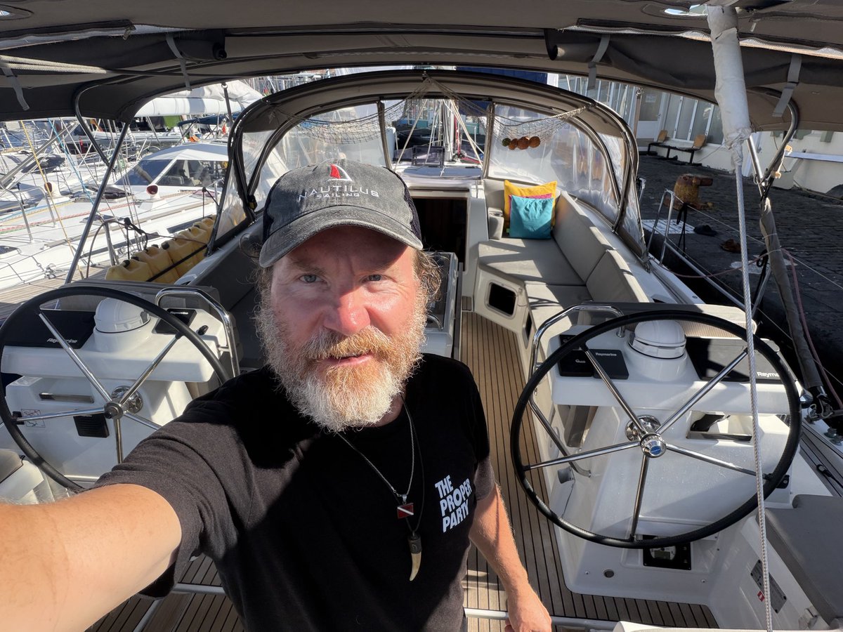HITDiver's tweet photo. @pumpius Uhhhh…no bro I’ll be sailing and I won’t be going to work! https://t.co/IQp1GwWkWg