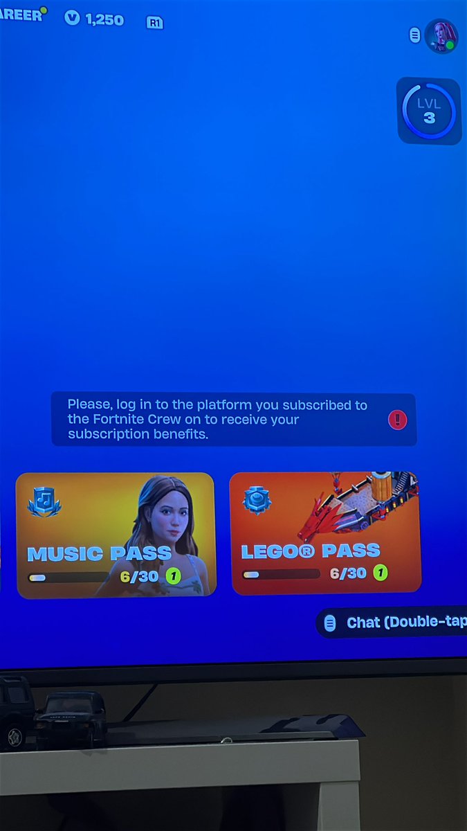 imzachy_'s tweet photo. @Fortnite @FortniteStatus this is so backwards… I have crew so just give me my crew rewards on ANY platform I log into… why make this such a horrible user experience? https://t.co/R6kGJNkit2