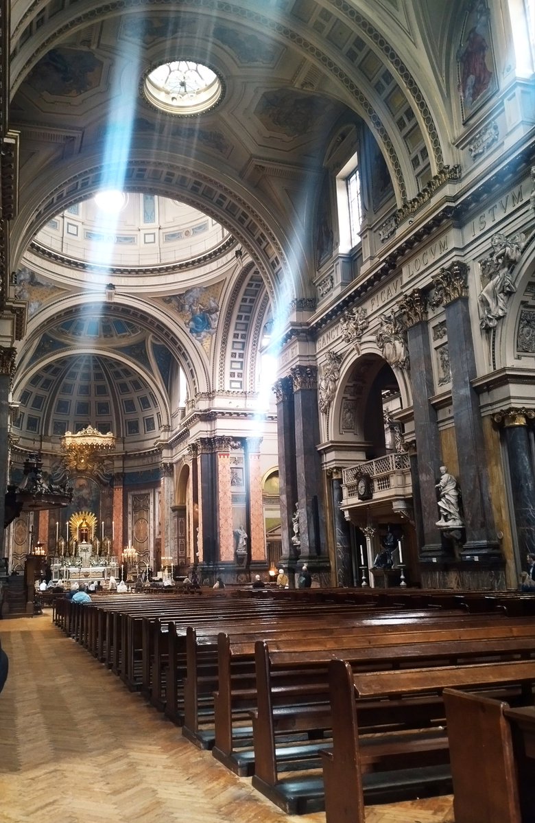 ancientblooming's tweet photo. 25,000 steps and visiting churches and admiring flowers and https://t.co/SNDr6B2pua