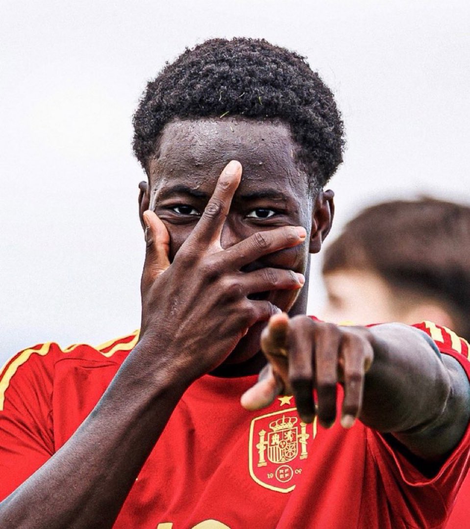 francGuerrieri's tweet photo. Ebrima #Tunkara della #Spagna è stato premiato come miglior giocatore dell’Europeo #Under17 🥇🇪🇸 #U17EURO https://t.co/Fe9i57pkBI
