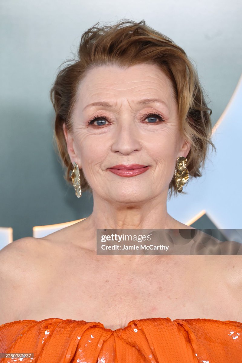 wolfoftheriver's tweet photo. lesley manville STUNS on the red carpet of the 79th annual tony awards ✨️ https://t.co/F6s9pNWka6