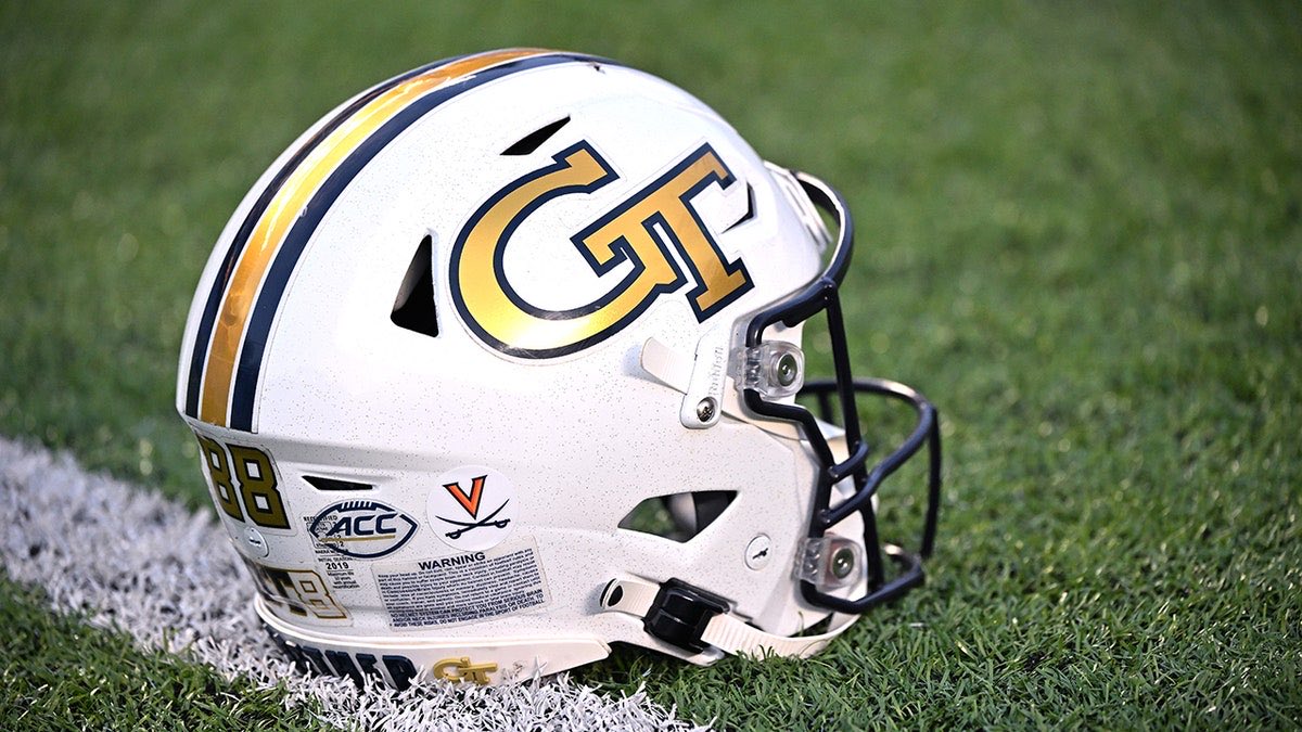 Zen44Williams's tweet photo. I will be competing at Georgia Tech tomorrow!! @CoachBrentKeyGT @coach_semore @Coach_KPope @CoachCarswell @TrellJones203 @Coach_AMHill @tdlock52 https://t.co/eNlHmY4Ud2