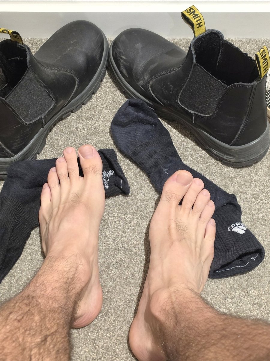 FootAussie12029's tweet photo. Hard day on site 🥵 Where would you start? https://t.co/KgPfLVCKx5
