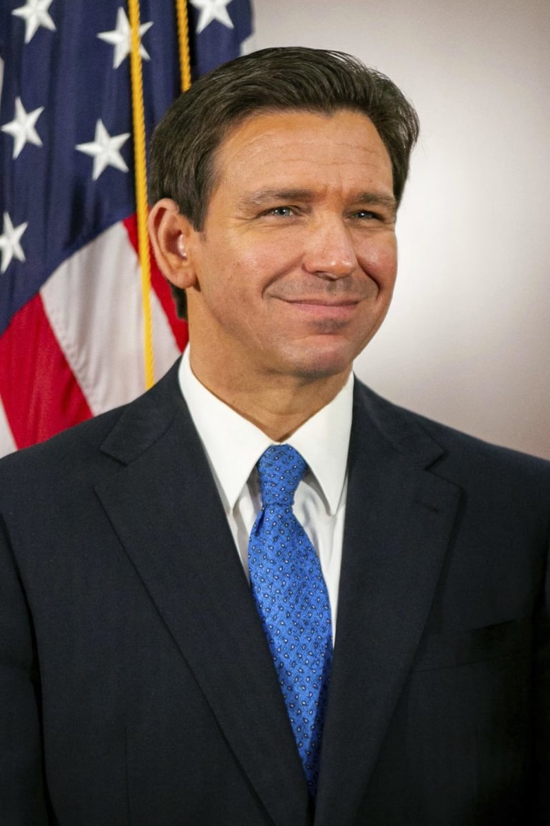 RedEagleUpdates's tweet photo. 🚨Ron DeSantis is calling out Disgraced Rep. Ilhan Omar — EXPEL her from Congress, DENATURALIZE her citizenship, and DEPORT her NOW. 

No more foreign loyalties or anti-American radicals in our government. 

Do you SUPPORT this? 

YES or NO? 🇺🇸 https://t.co/d5l10TfdsI