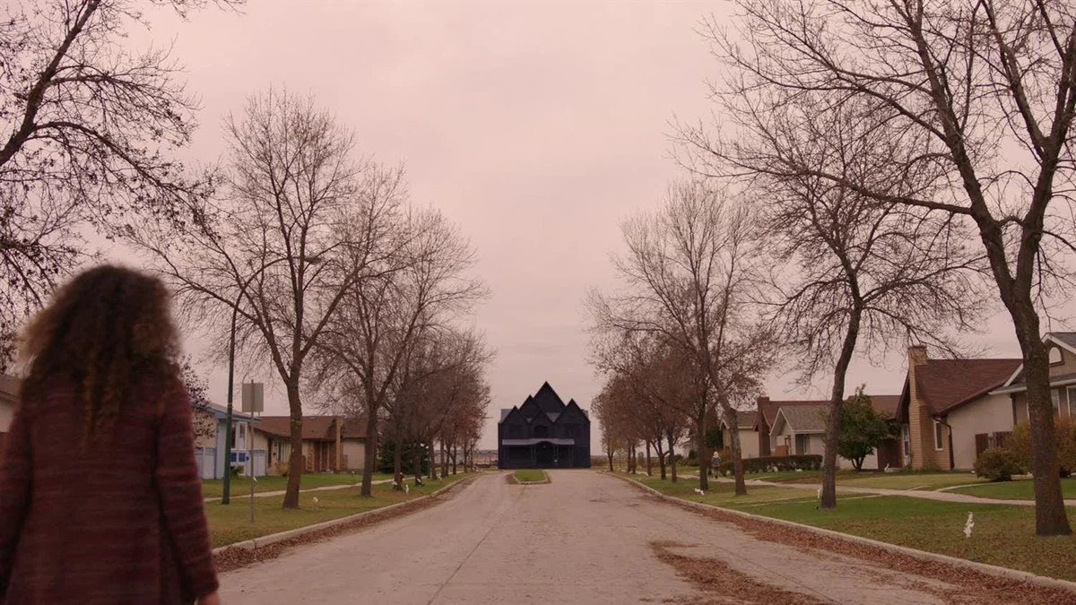 lanoetelocuenta's tweet photo. Han vuelto al catálogo de @PrimeVideoES las 4 temporadas de Channel Zero, echadle un ojo en especial a la segunda “No-End House” 

La vi en su momento, la estoy revisitando ahora por que cuando estaba viendo Backrooms no podía parar de pensar en ella. https://t.co/3h6gq1jajg