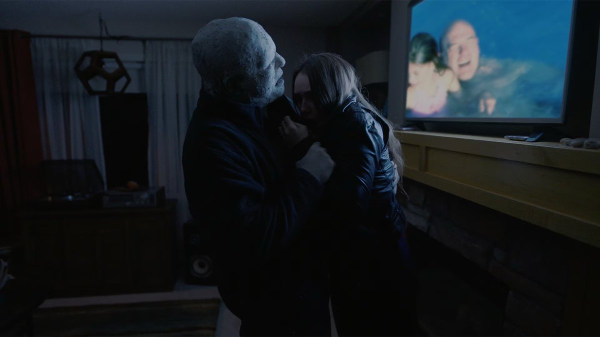 lanoetelocuenta's tweet photo. Han vuelto al catálogo de @PrimeVideoES las 4 temporadas de Channel Zero, echadle un ojo en especial a la segunda “No-End House” 

La vi en su momento, la estoy revisitando ahora por que cuando estaba viendo Backrooms no podía parar de pensar en ella. https://t.co/3h6gq1jajg