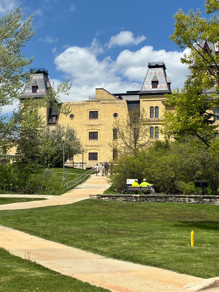 HankAaronTrail's tweet photo. A beautiful day for a ride enjoying the scenic sights at the historic gem - Soldier's Home.  Join us for Walk the Hank – Footsteps of a Civil War Soldier on July 18th @ 9AM.

https://t.co/s58pupHWKT https://t.co/YNplLtz2UH