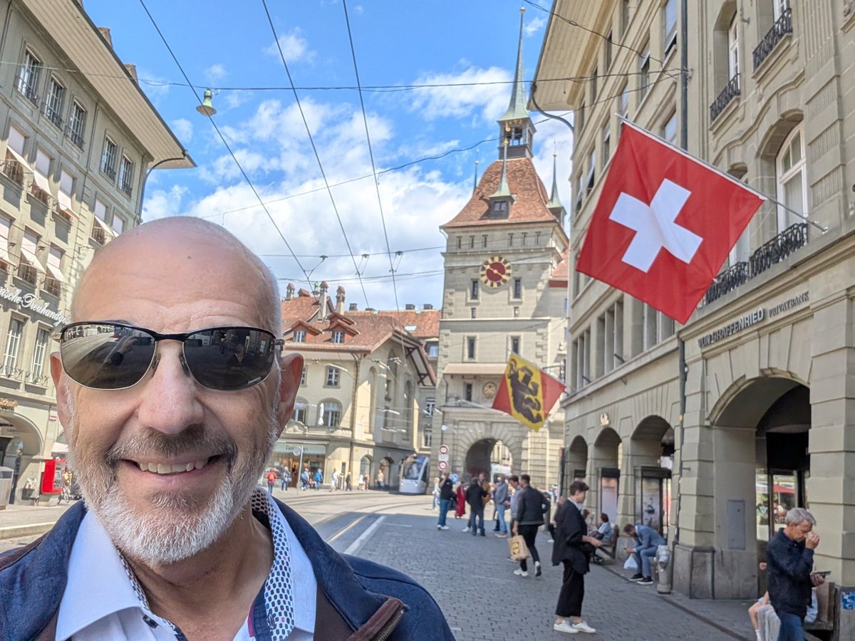 SpeakerJeff's tweet photo. Switzerland!  Giving talks on entrepreneurship, scaling, leadership, and more, across the beautiful cities of Switzerland, where innovation runs high and the landscapes are stunning.  Many thanks to the US Embassy in Bern for making this whole tour happen. https://t.co/pqOi25XC66