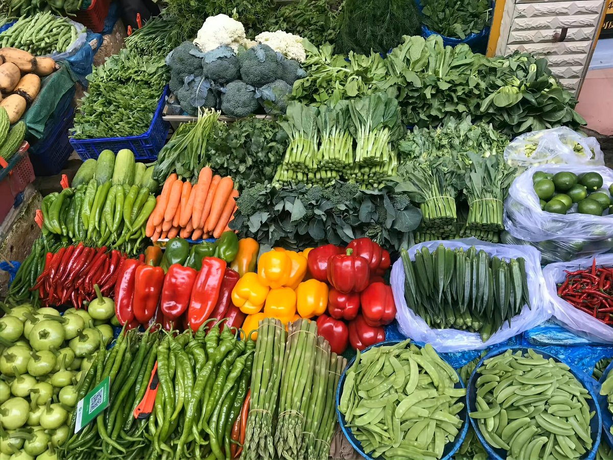 Bulwa1500's tweet photo. Fresh local veggies u0026 eggs in stock! Grab your farm-fresh ingredients today  Shop small, eat well.， https://t.co/0TL149NxdI