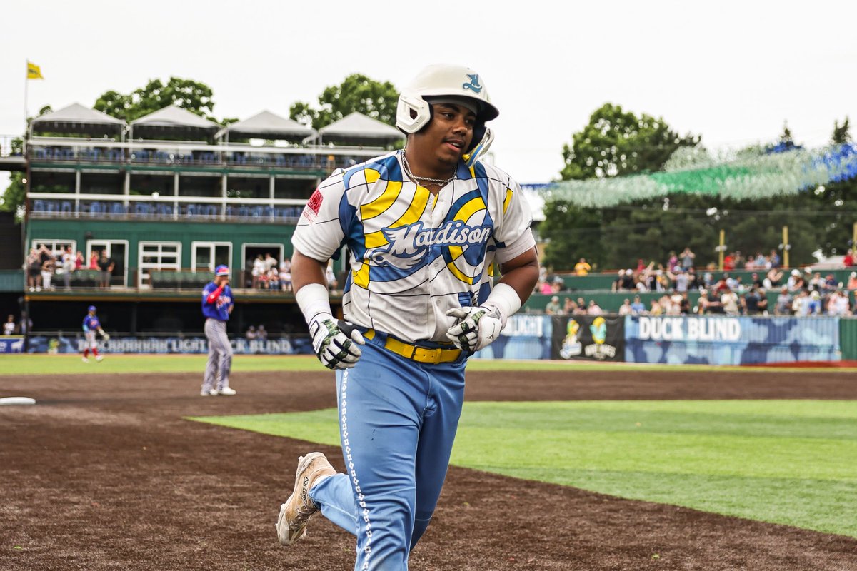 MadisonMallards's tweet photo. GAME ENDED DUE TO EXCESSIVE AURA https://t.co/bcqhtdPLnV