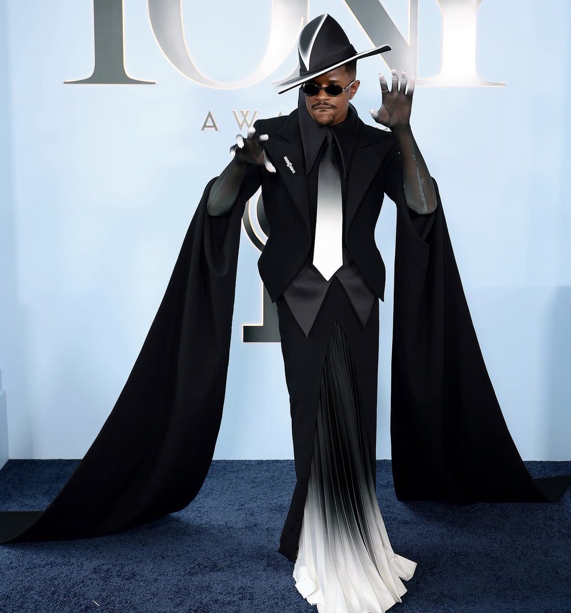 SurgeRatesFucko's tweet photo. Quiet as it’s kept, Jeremy Pope has been one of the best dressed men for YEARS now. Robert Wun did it again! #Tonys https://t.co/wonV7fI6dr