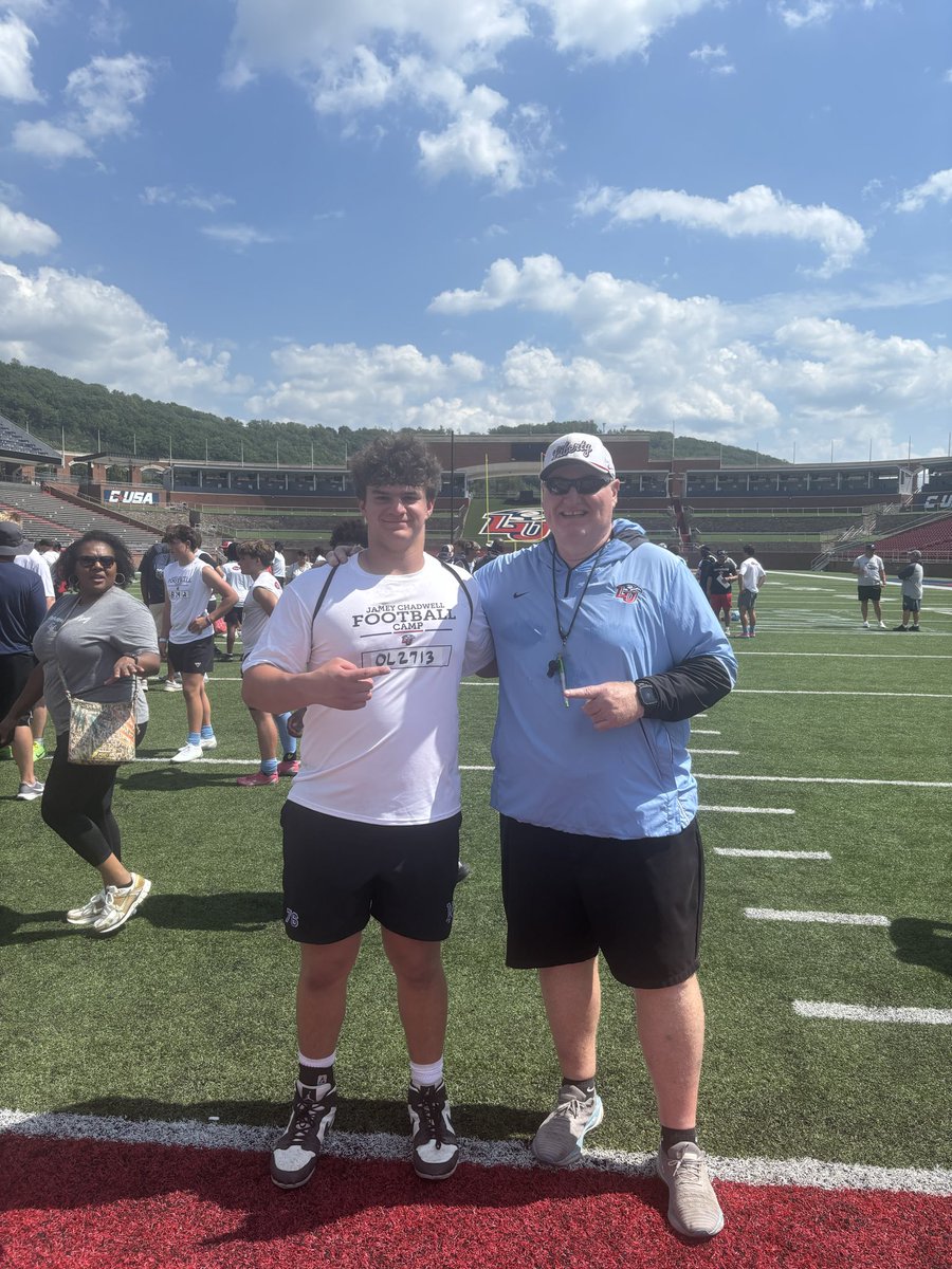 ElijahFoster76's tweet photo. Had a great day at @LibertyFootball camp today!! Thank you @coachbilldurkin and @CoachHollifield for the coaching! 2 Corinthians 3:17
#GOFLAMES #AGTG @CoachLasker75 @CoachOliphant32 @TheLake_FB @CoachNeeley_ @Coach_Greene04 https://t.co/dayvRhf2Z5