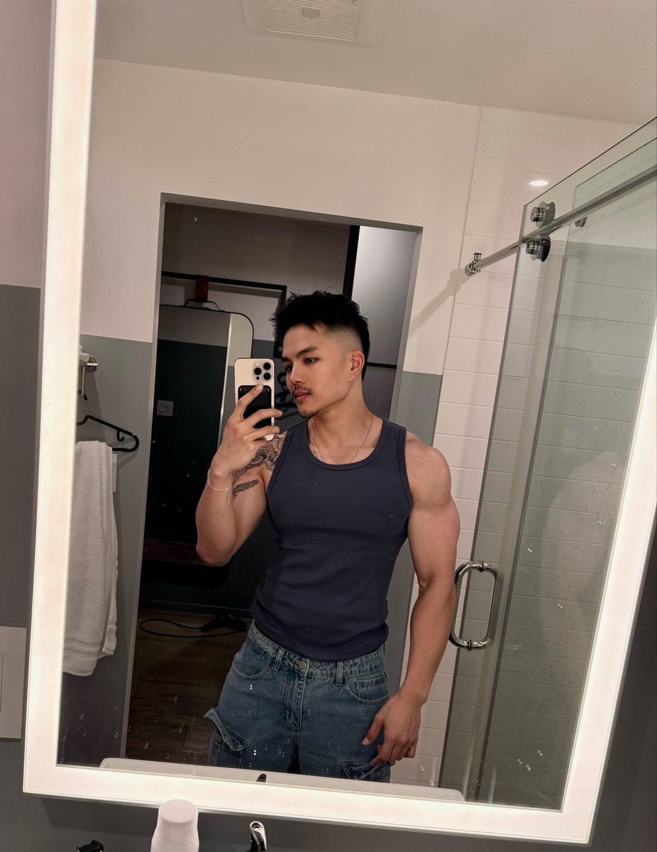 itsericknoir's tweet photo. Just a tank top and bad intentions. 🖤

https://t.co/9vQyo6EKsv https://t.co/fktYFO0nwf
