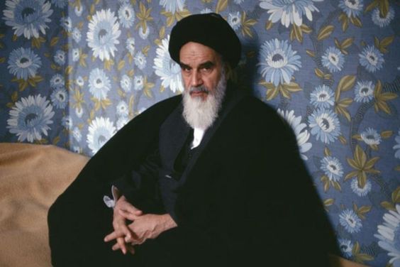 CeMinayba's tweet photo. "Platão e Khomeini estipularam que os guardiões devem possuir conhecimento e a habilidade para dispensar justiça. Platão afirmou que o guardião necessitaria possuir “o amor de aprender... e espírito, rapidez e força.” Khomeini também nomeou umas poucas qualidades necessárias de https://t.co/2yCZxaAE2L