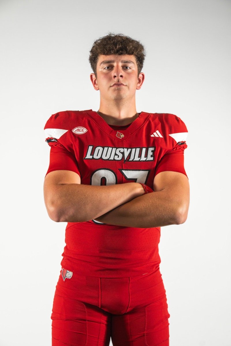 xavierratica's tweet photo. ♦️Great weekend in THE VILLE♦️

Thank you Coaches & Staff!!!
@LouisvilleFB 
@CoachPPetrino @WBramel @vincemarrow @BrianBrohm @MarkIvey90 @Brohm_Brady @gregbrohm @JeffBrohm @deionbranch84 @CoachNateUofL @CoachMaslowski @CoachCBarclay @coachmpetrino @ChaseHeuke @ULFBRecruiting @RenoDomenic @Coach_Jackson @GoCards @ACCFootball @LakotaWestFB @gmcsports #GoCards