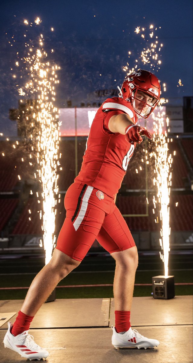 xavierratica's tweet photo. ♦️Great weekend in THE VILLE♦️

Thank you Coaches & Staff!!!
@LouisvilleFB 
@CoachPPetrino @WBramel @vincemarrow @BrianBrohm @MarkIvey90 @Brohm_Brady @gregbrohm @JeffBrohm @deionbranch84 @CoachNateUofL @CoachMaslowski @CoachCBarclay @coachmpetrino @ChaseHeuke @ULFBRecruiting @RenoDomenic @Coach_Jackson @GoCards @ACCFootball @LakotaWestFB @gmcsports #GoCards
