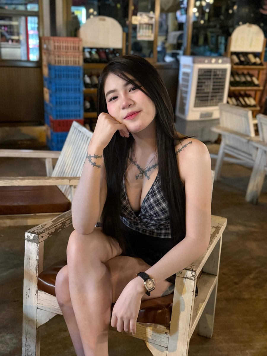 Thiebautjulie3's tweet photo. ถึงจะ���ม่ได้เป็นที่รักแต่หนูเป็นที่พักให้ได้นะ ค้างสักคืนไหม🤪🤪 https://t.co/O5ej7X4nAe