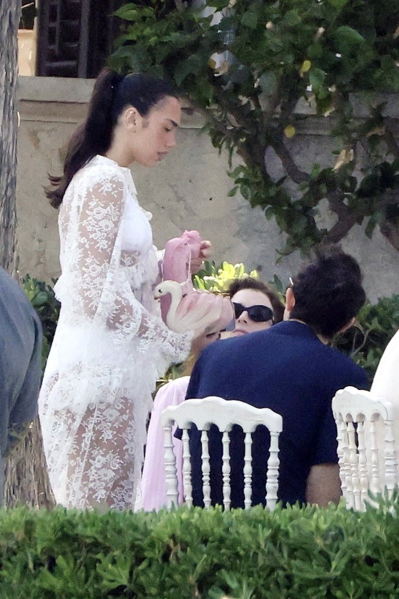 deuxmoiworld's tweet photo. After exchanging vows at Sicily’s Villa Valguarnera, Dua Lipa and Callum Turner continued the celebrations well into the night before gathering friends and family for a relaxed post-wedding brunch the following morning. https://t.co/Q0nDAeIHgS