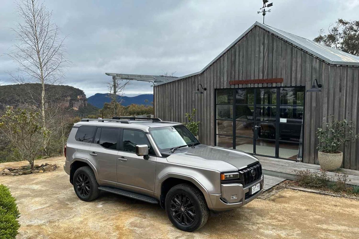 MotoringMinute's tweet photo. Land Cruiser Prado Kakadu review 2025: https://t.co/MKNjVdBS7c  So, as the time gets closer, we decided to head  away for a weekend of peace and tranquility. Before our lives change forever! @Toyota_Aus  #landcruiser #prado https://t.co/TqMkPx9AFl