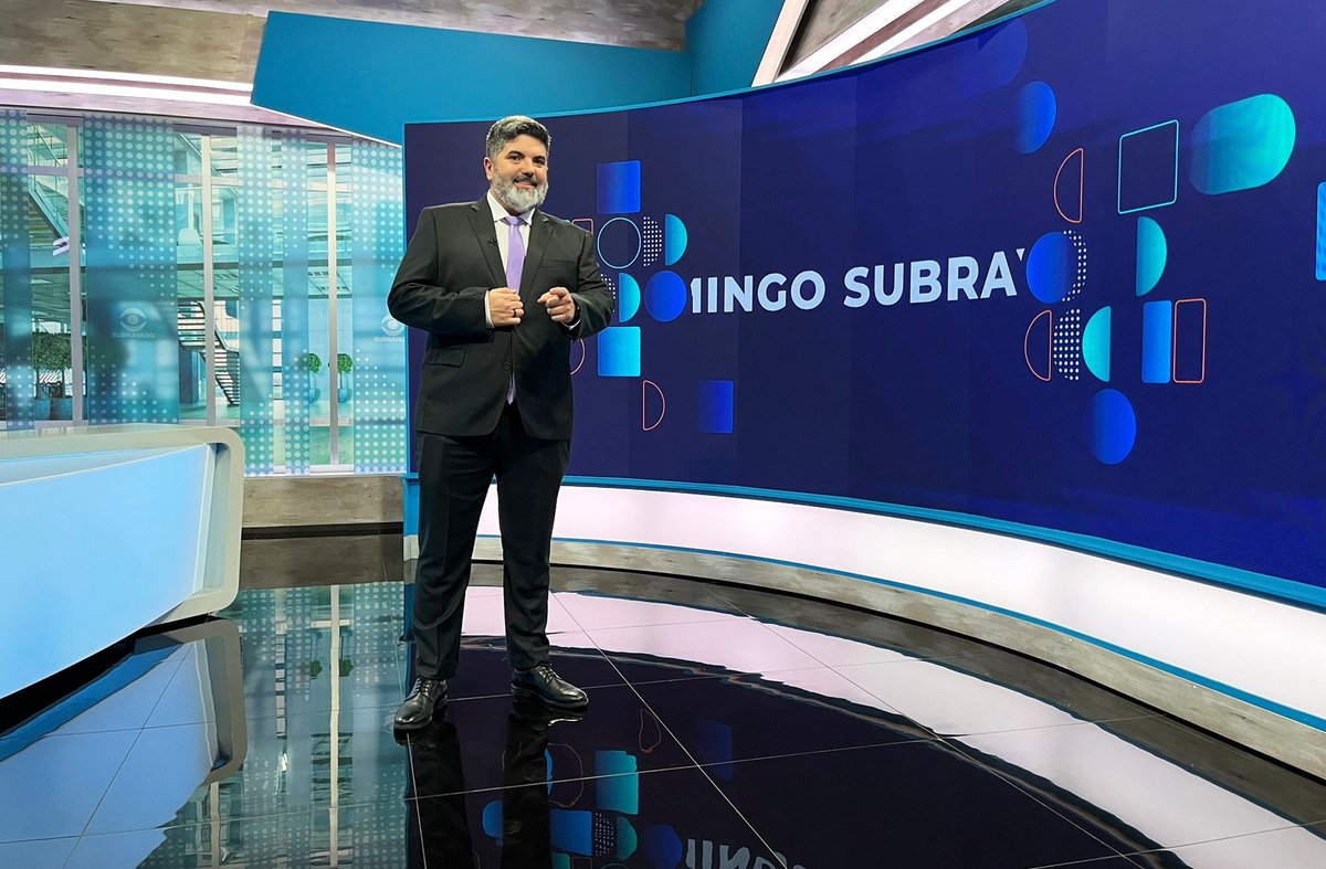 Subrayado's tweet photo. #AHORA | Al aire la edición Domingo de #Subrayado por @canal10uruguay con la conducción de @MaxiBorgesOk 

Todas las noticias nacionales e internacionales en https://t.co/H2fK9nmO56 https://t.co/DvvmMBhNrR