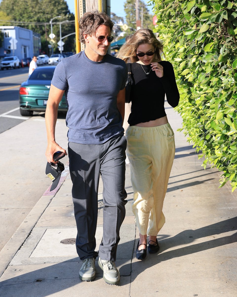 Gigi Hadid Media tweet media