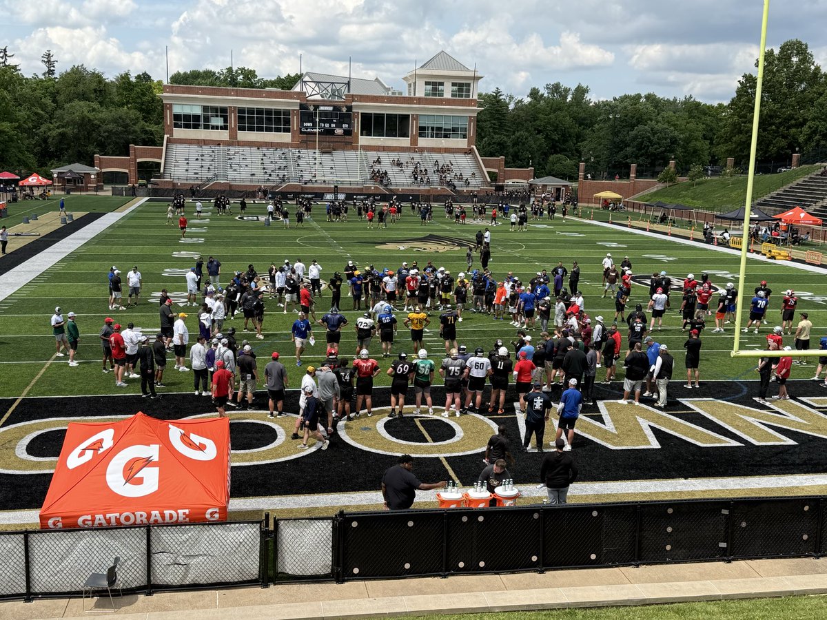 JoshStoddard69's tweet photo. Got some great work in yesterday at Lindenwood University Mega Camp! Great opportunity to compete against some real talent. @CoachKThomason @Coach_BWade @CoachRejfek @CoachDeLuca70 @Coach_Hoskins @CoachZacharias @CoachHolte @CoachHamp__ @CoachKruse62 @TJenkins_Mck @CoachKosanovich @CoachKVaught @prentice_fb @coach_galvan