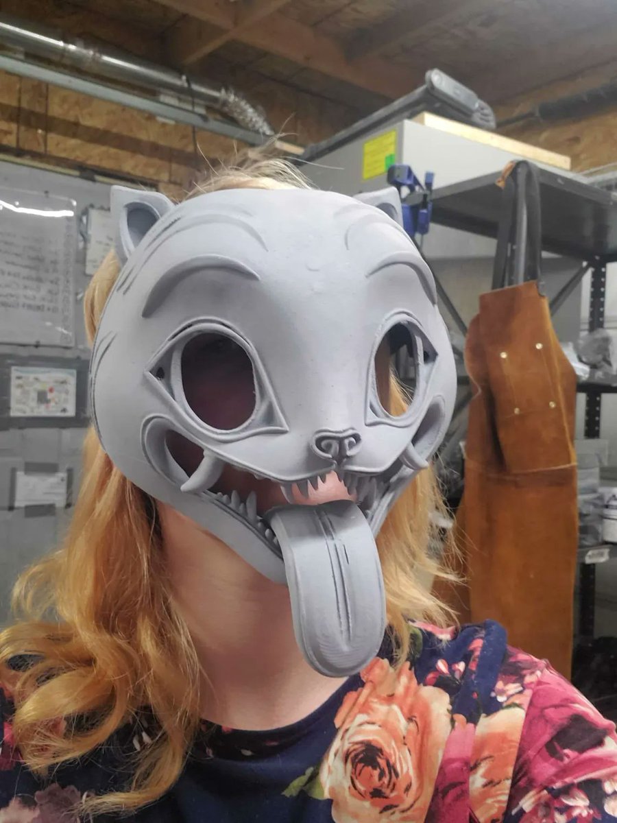 DarianLibrarian's tweet photo. Sharing one of my favorite builds! I really enjoyed finishing the cat from K-Pop Demon Hunters, the eyes are so crazy here!
#WulfgarProps #KPopDemonHunters #PropMaking #MaskMaking #Cosplay #CreatureDesign https://t.co/jT7QFFlKzk