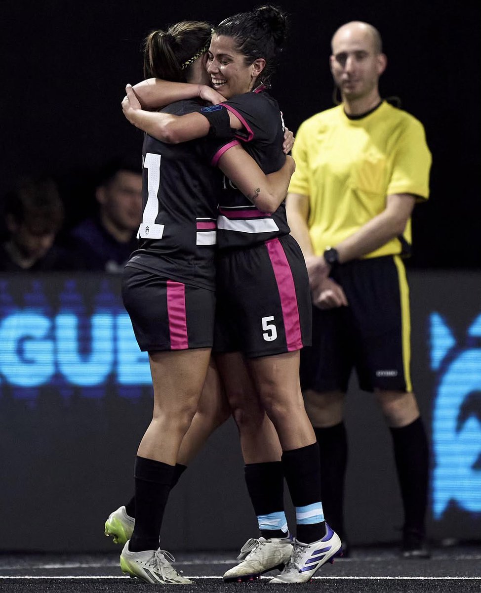 InfoKruFC's tweet photo. 4 ex-kunitas campeonando hoy con Porcinas FC! 🏆 
Felicitar a Irene Melero, Sara Cobollo, Mónica López y Sandra Alberola. 
(adn kunitas) 🩷🖤 https://t.co/VKLd3g7kyd