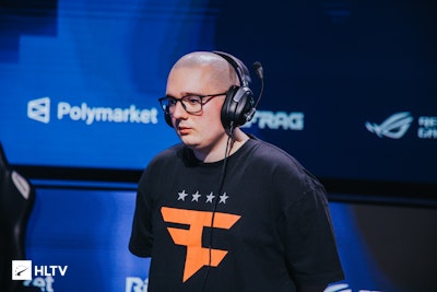 MarineDotCom's tweet photo. @MarketCSGO @g5taz @ohnePixel @zonic Gruby. https://t.co/yUK3adJAyh
