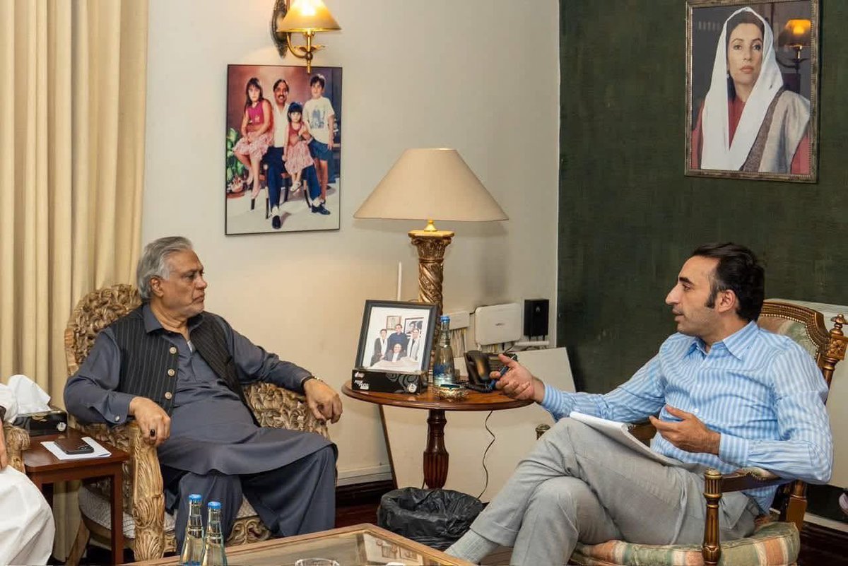 SyedBasitISF's tweet photo. پاکستانیوں یہ سارے چور اندر سے ایک ہیں، گٹھ جوڑ شروع۔۔۔
پی ڈی ایم اور 8 فروری اور اب 7 جون ۔۔ یاد رکھنا۔۔۔

آپ کا ووٹ توڑنے کے لیے ہر انتخابات سے پہلے یہ ایک دوسرے کو گالیاں نکال کے آپ کو بےوقوف بناتے ہیں اور پھر مل کر آپ کو لوٹتے ہیں۔

#جی_بی_کا_فیصلہ_عمران_خان https://t.co/iOsd4Nmfvp