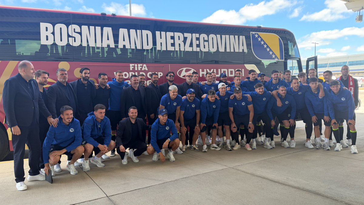 TorontoPearson's tweet photo. Cleared for arrival. Ready for kickoff.

Welcome to Toronto Pearson, Team Bosnia and Herzegovina 🇧🇦⚽

We’re excited to welcome the team as they arrive in Canada. https://t.co/9G9lRZn7jH