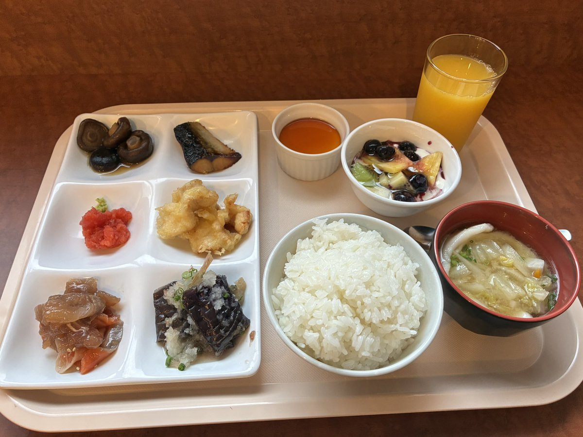 halu5678's tweet photo. ホテルの朝ごはん😃 https://t.co/YcSKRhqbMF