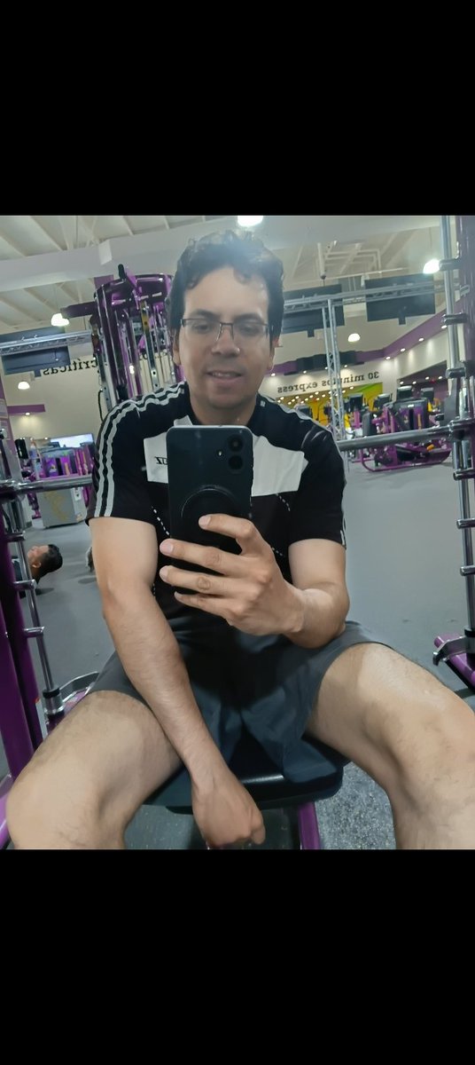 pollo7102's tweet photo. @EmilioVallejoRL @CanalOnceTV El pendejo que pasó de acomodar camiones a twitero!😂😃😅😂😅 https://t.co/iMd66wC40D