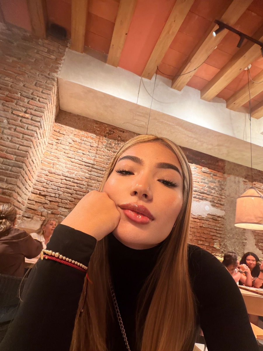 marceof_'s tweet photo. Unas foticos con carita de hambre 👄👱🏻‍♀️ https://t.co/ScKBMmnXVV