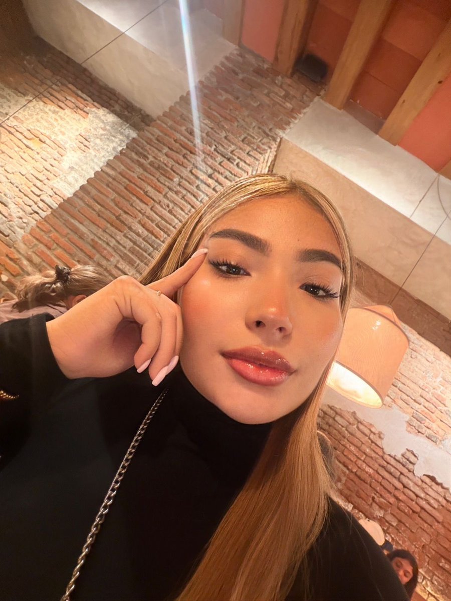 marceof_'s tweet photo. Unas foticos con carita de hambre 👄👱🏻‍♀️ https://t.co/ScKBMmnXVV