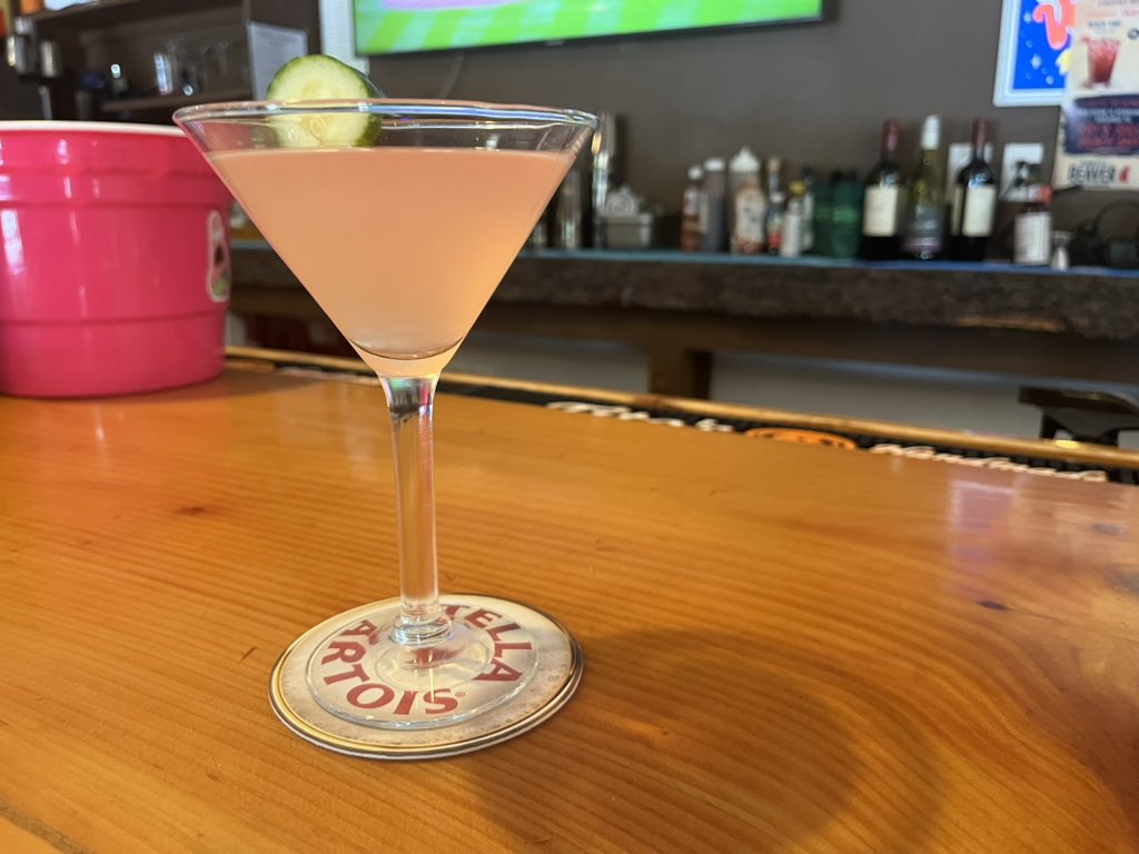 MarcHurBoston's tweet photo. Don’t ever change, Rhode Island. #lunch #Smithfield https://t.co/aEZOwnWnG5