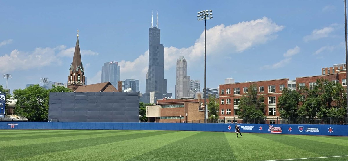 EvanBundy2's tweet photo. Went 1 of 2 yesterday at UIC @UIC_Baseball https://t.co/nOgK05FCFN