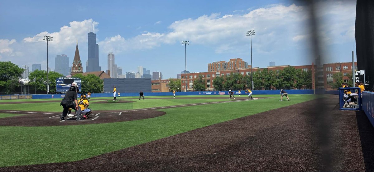 EvanBundy2's tweet photo. Went 1 of 2 yesterday at UIC @UIC_Baseball https://t.co/nOgK05FCFN