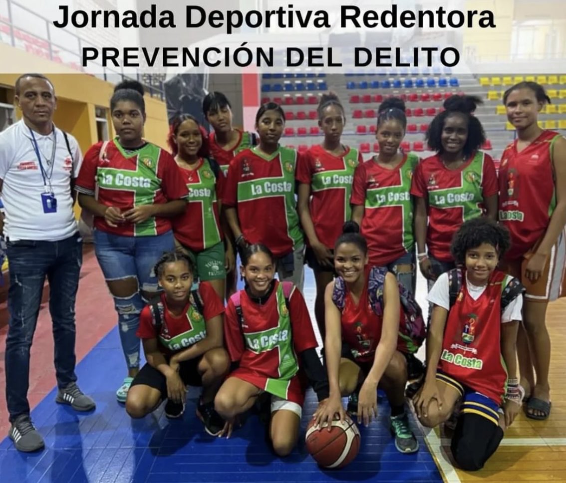 PARISTIDESJR's tweet photo. La prevención del delito constituye una tarea permanente en las Casas del Redentor, en todo el país.
- miles de jóvenes han recibido el efectivo acompañamiento de los miembros de estas comunidades de fe, fraternas y participativas.
#deporte #justicia #presidenciard #cultura https://t.co/VDTrFATM61