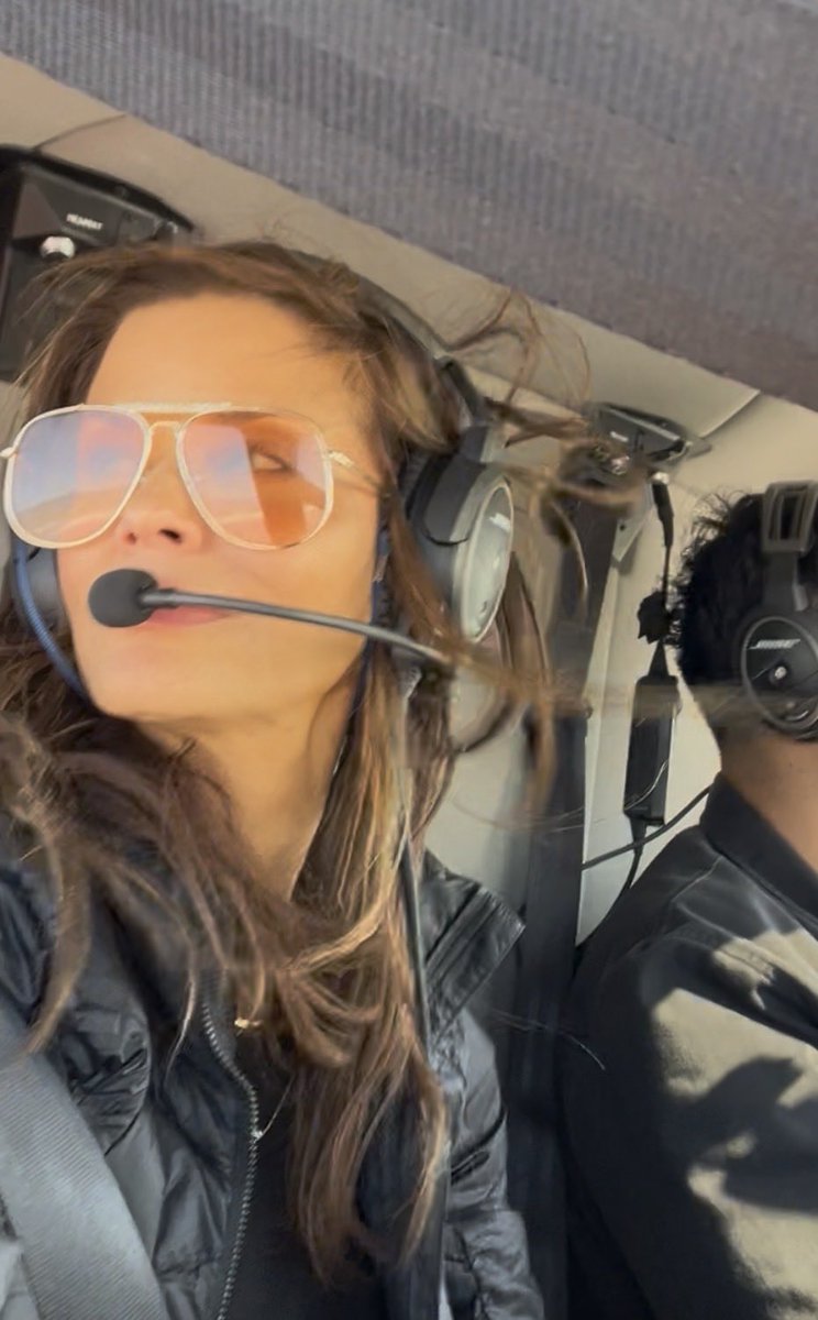 LuParker's tweet photo. I spent this weekend saying yes to flying above the Salt Flats in Utah. Sometimes we simply decide to RISE above it all...See the video on my Instagram 🌍
#hervoicerising #utah #truth #adventure #life https://t.co/NxKV1e4PkC