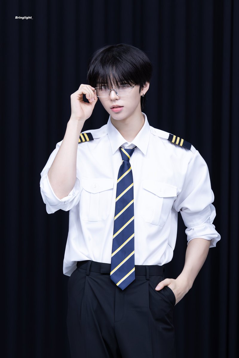 Bringlight_0827's tweet photo. 260607
Please fasten your seat belts ~✈️

#앰퍼샌드원 #AMPERSANDONE
#브라이언 #BRIAN #何廷威 #ブライアン https://t.co/KIKRyUaQ3Q