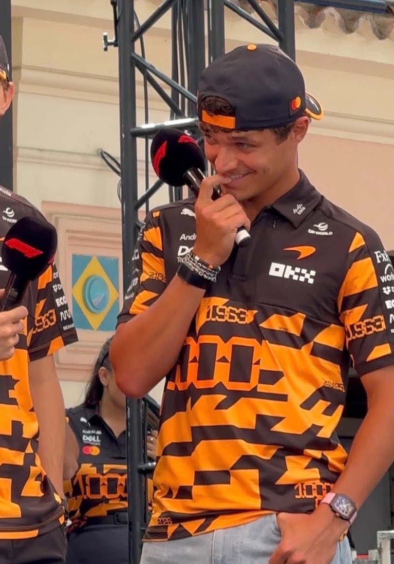 ln4norris's tweet photo. his face 😭😭 https://t.co/EkeEhHG6hF