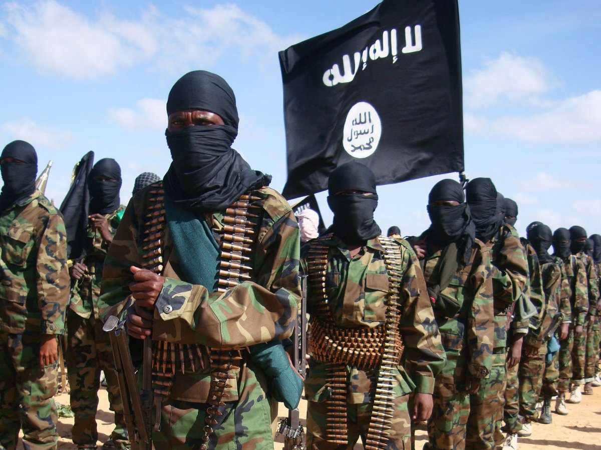 MarioNawfal's tweet photo. 🇺🇸 3 American dudes (21-25) just got arrested for plotting to help ISIS!

They sent $2k+ for drones to kill U.S. troops overseas, one even said he wants to behead a female soldier and "kill 300M Americans."

Homegrown terrorists in U.S.'s own backyard. Wild.

Source: NBC News / Writers: Claudio, Oliver