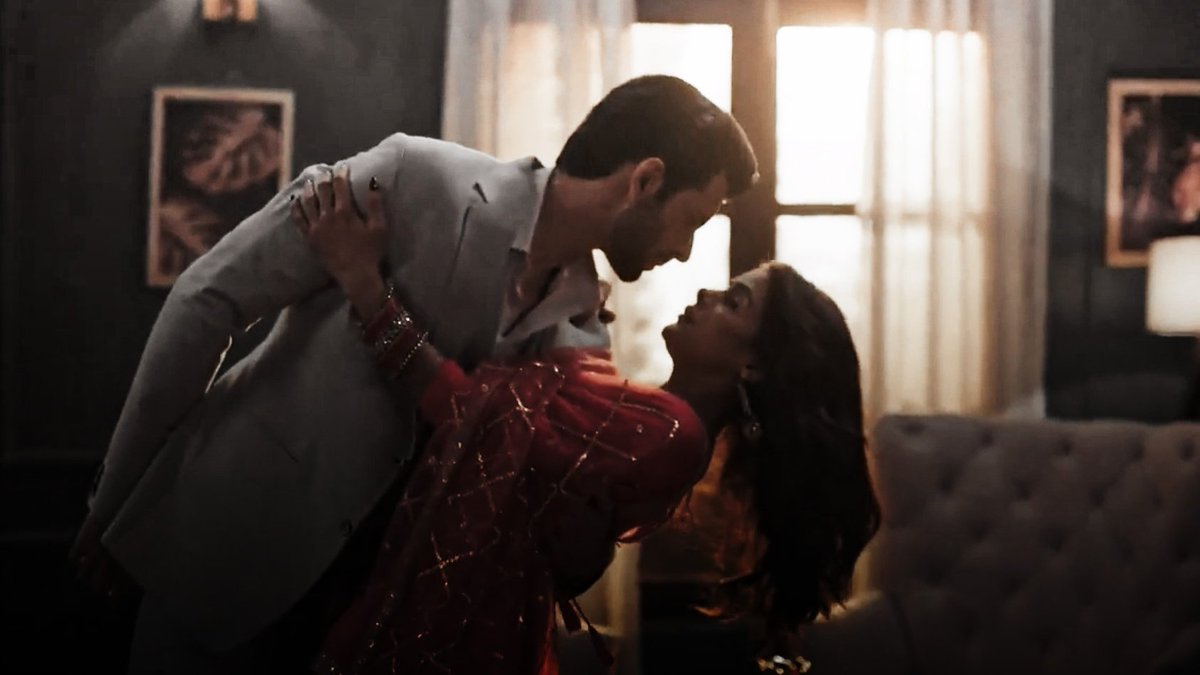 karvakkarela's tweet photo. what a privilege is to love and to be loved*

• #PriyankaChaharChoudhary #NamikPaul #Naagin7 • https://t.co/8jFheWDzkv