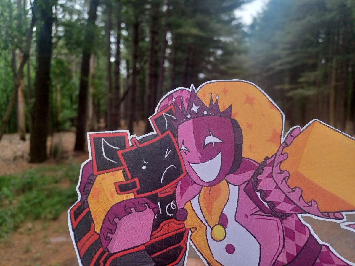 pastry_bakeries's tweet photo. c00lkidd and Noli go hiking https://t.co/XAc5k7hOq9