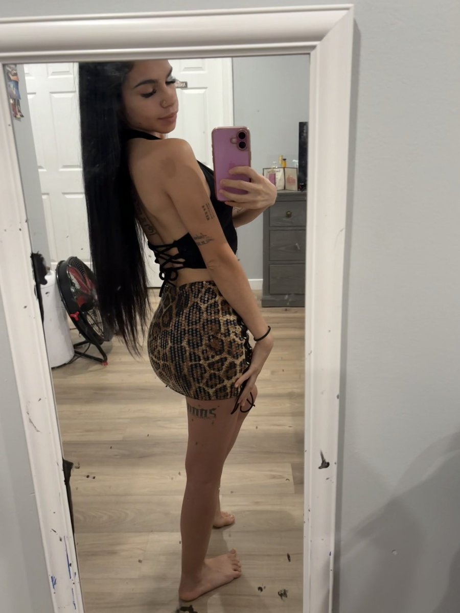 GuerraIsmenia's tweet photo. #latinamamiiii #saturday #outsideee https://t.co/IToTuJR6td